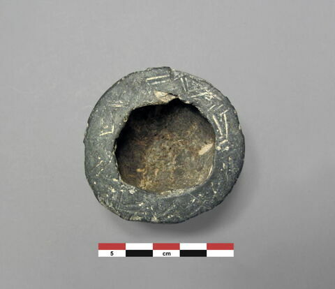 vase, image 2/2