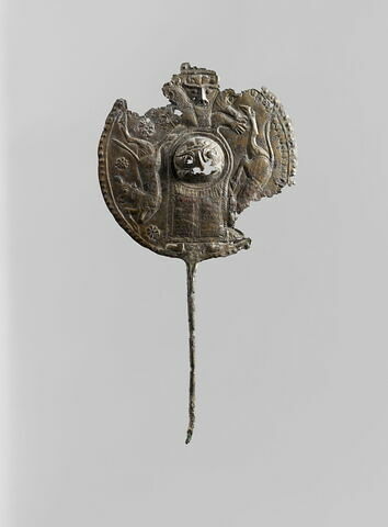 épingle  ; attache de ceinture