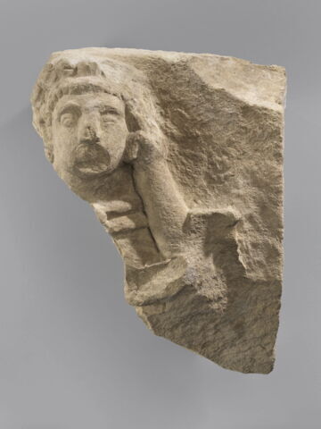 relief ; fragment