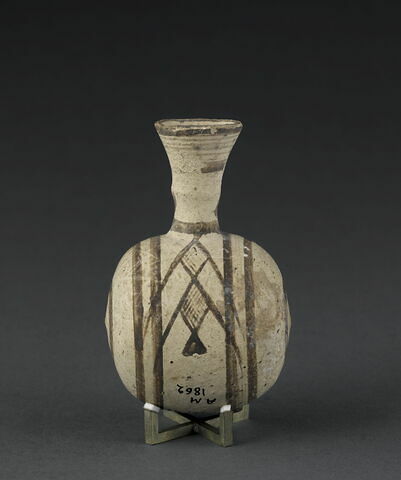 vase, image 2/4