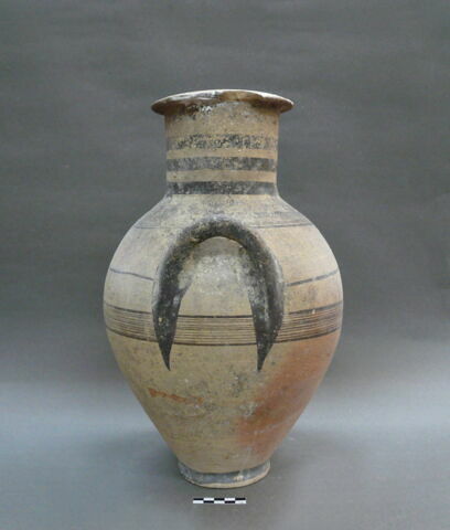 vase, image 3/3