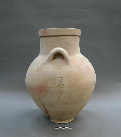 vase, image 3/3