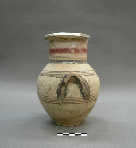 vase, image 3/3