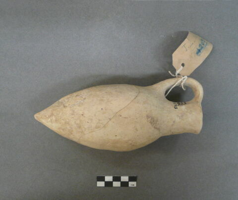 vase, image 3/3