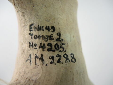 vase, image 2/3