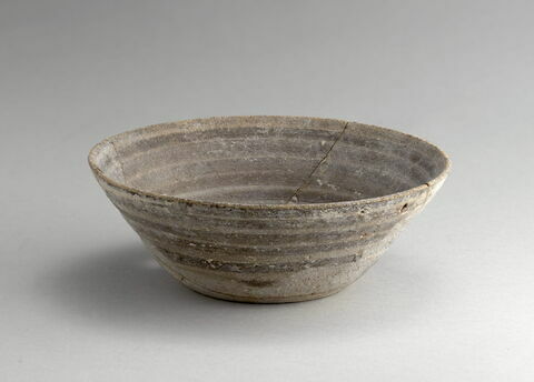 vase, image 2/2