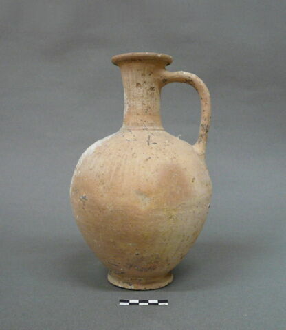 vase, image 3/3