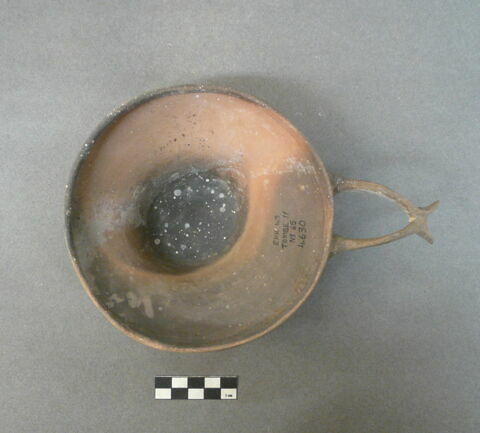 vase, image 3/3