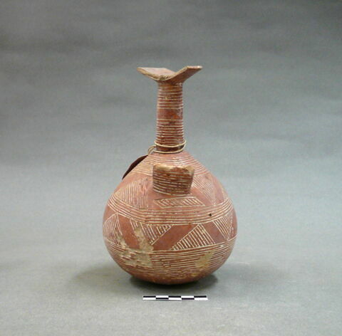 vase, image 2/2
