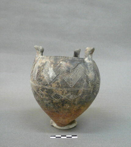 vase, image 2/3
