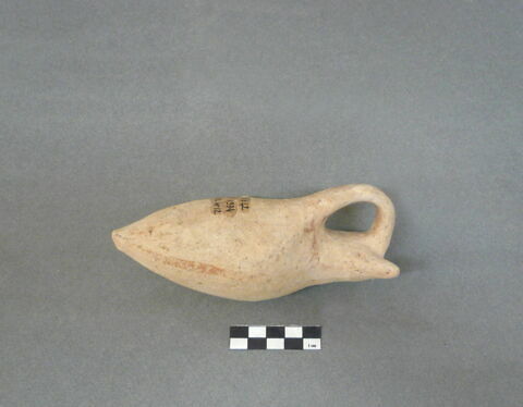 vase, image 3/3