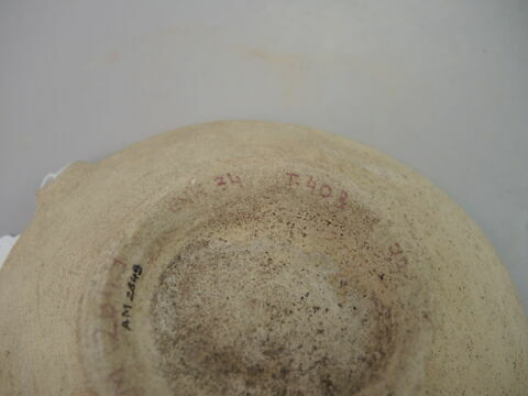 vase, image 2/2