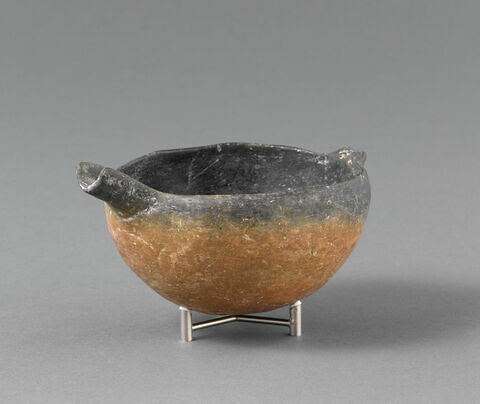 vase, image 3/6