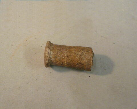 colonnette  ; vase