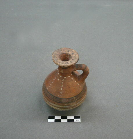 vase, image 3/3