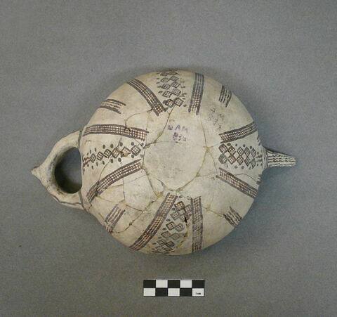 vase, image 7/7