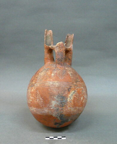 vase, image 2/3