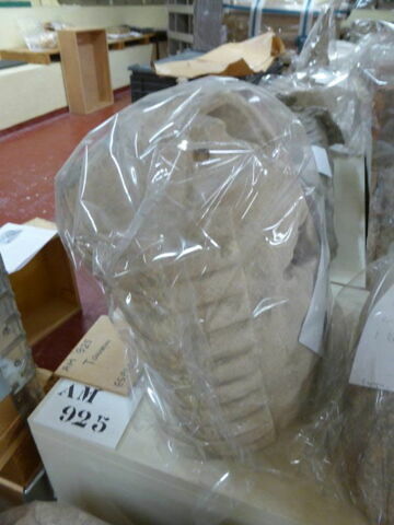 sculpture, image 3/7