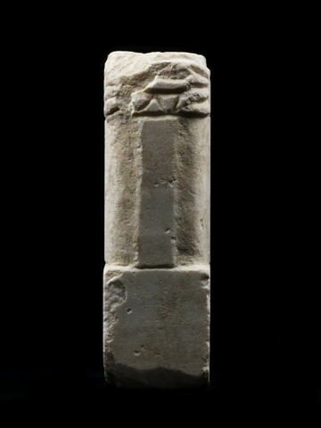 cippe ; objet funéraire, image 2/5