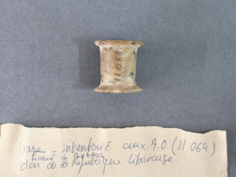 vase ; pot à fard, image 2/5