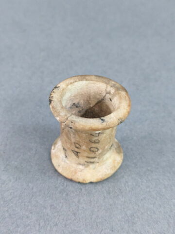 vase ; pot à fard, image 3/5
