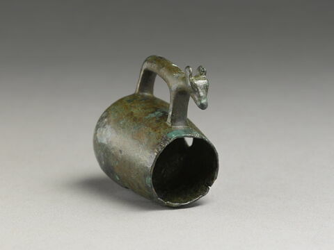 vase, image 3/3