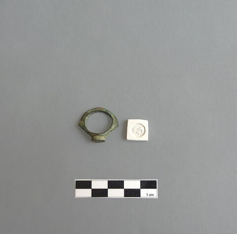 bague ; cachet, image 2/2