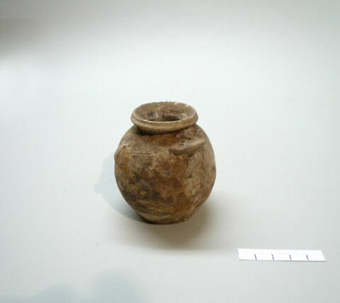 vase, image 3/3