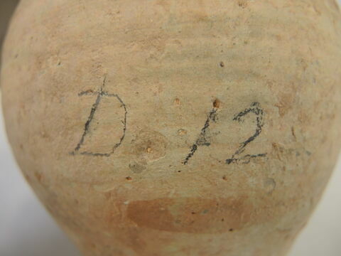 vase, image 3/5