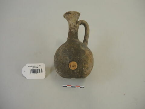vase, image 2/3