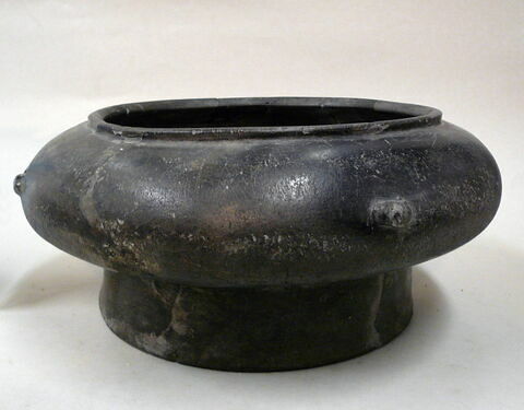 vase, image 2/2