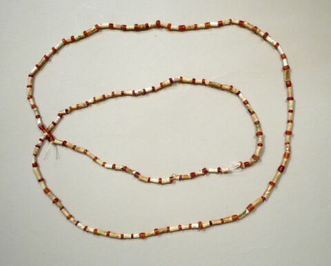 collier, image 2/2