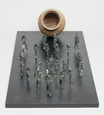 vase, image 8/9