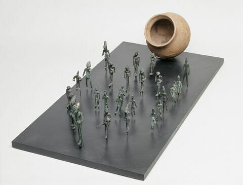 vase, image 9/9