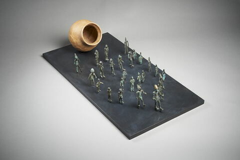 vase, image 5/9