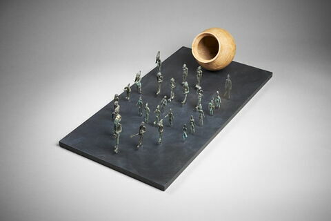 vase, image 6/9