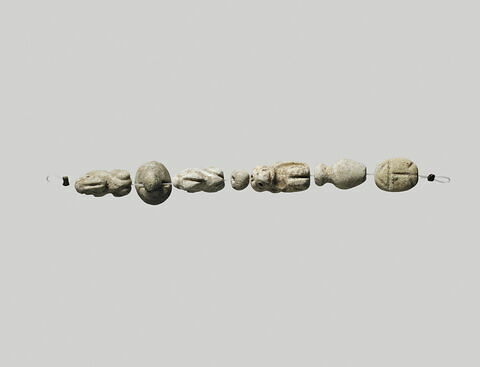 collier ; scarabée ; cachet, image 2/3
