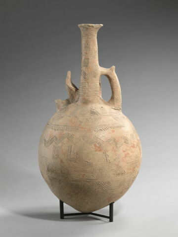 vase, image 8/10