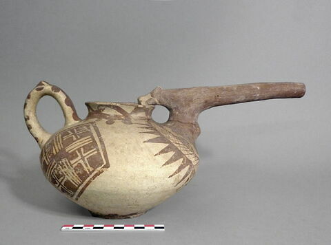 vase, image 8/9