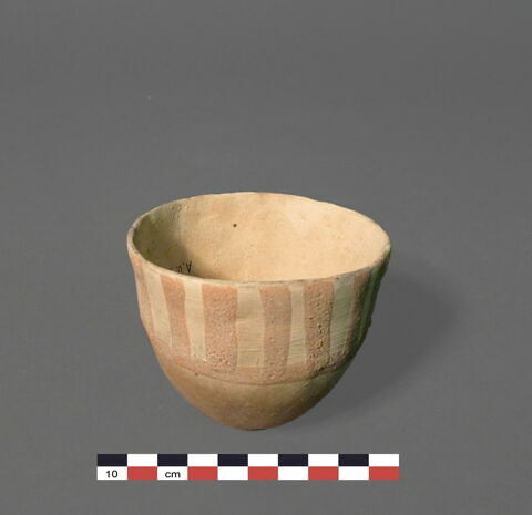 vase, image 2/2