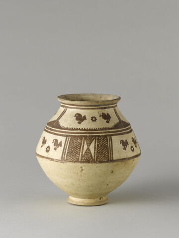 vase, image 3/3