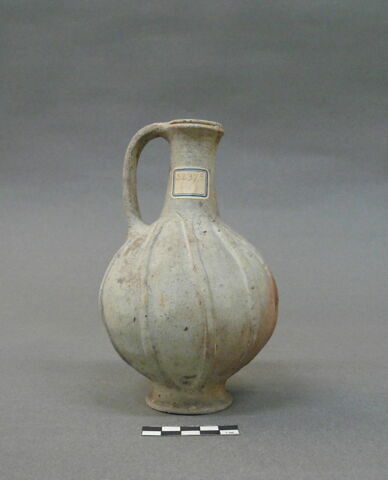 vase, image 3/3