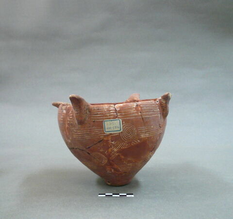 vase, image 2/3