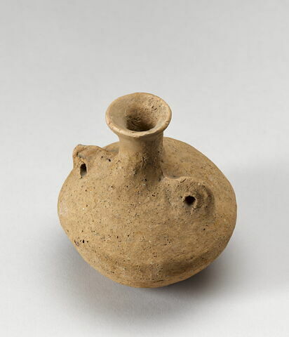 vase, image 3/3