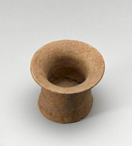 vase, image 3/3
