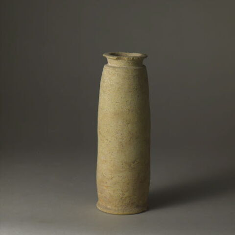 vase, image 3/3