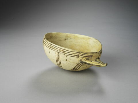vase, image 9/10