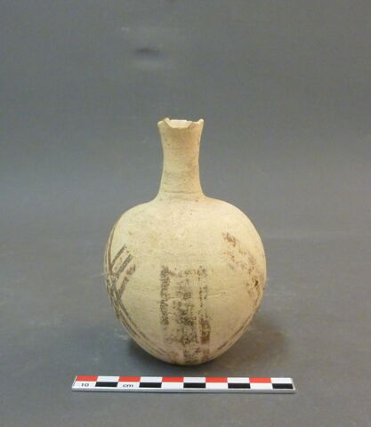 vase, image 2/4