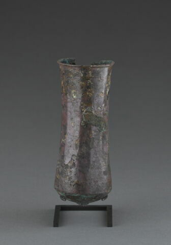 vase, image 3/3