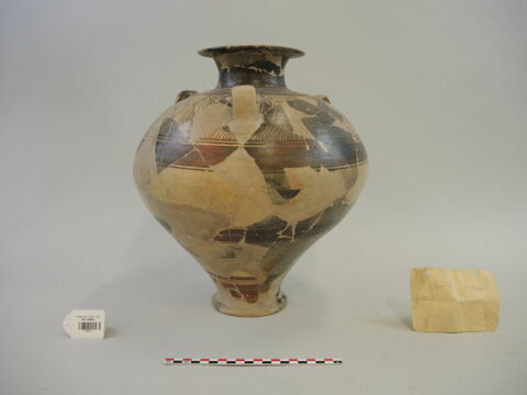 vase, image 2/3